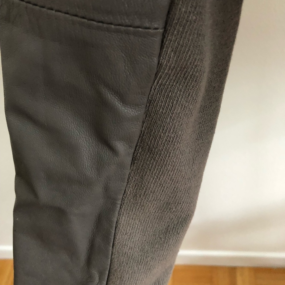 Leather jacket - Picture 5 of 6